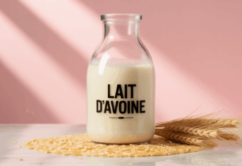 lait d avoine verse dans un verre, grains et fibres autour
